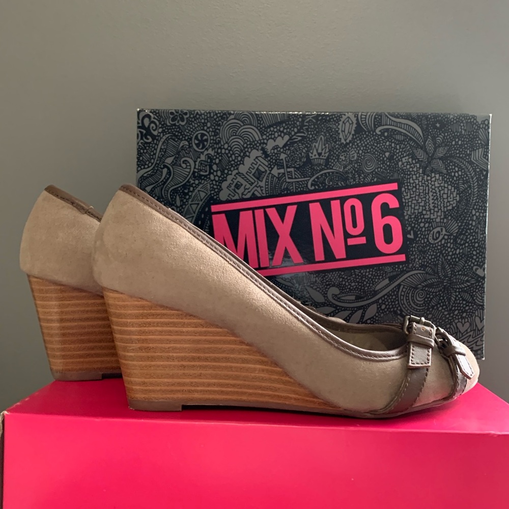 CLEARANCE! Mix No. 6 Wedge Heel Taupe 6M